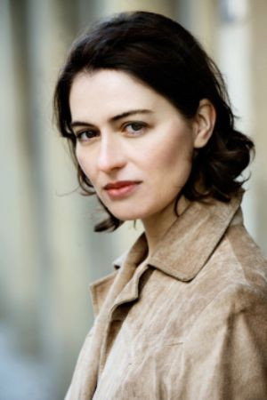 Esther Zimmering as Lisa in Der Liebe entgegen