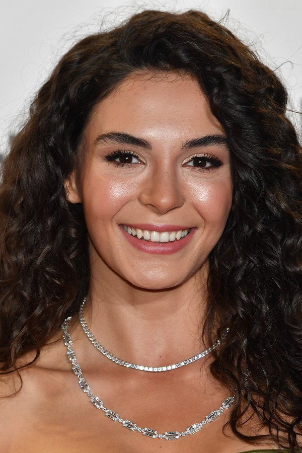Ebru Şahin as Reyyan Şadoğlu in Hercai