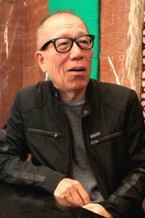 小林克也 as Katsuhiko Kobayashi in The Crazy Family