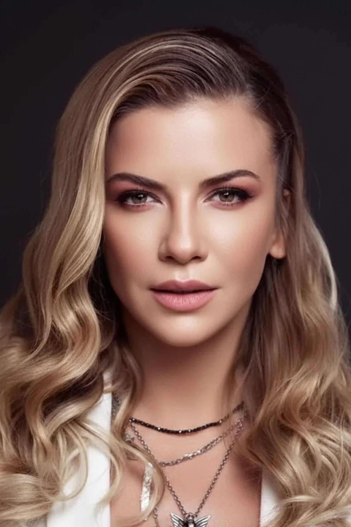 Ivana Sert as Makbule Geçer in Did You See My Wife?