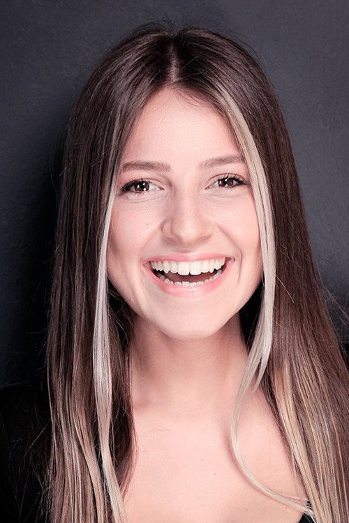 İrem Ece Başarır as Besime Yilmaz in Uzak Şehrin Masalı