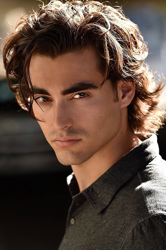 Blake Michael as Tyler James in Dog with a Blog