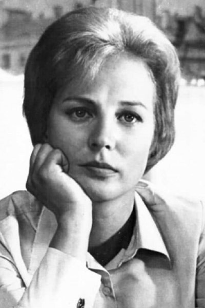Алла Покровская as Zinaida Chumakova in Code Name "Southern Thunder"