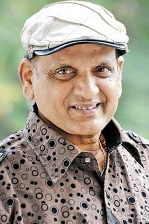 Amanchi Venkata Subrahmanyam as Music Store owner in Chitram