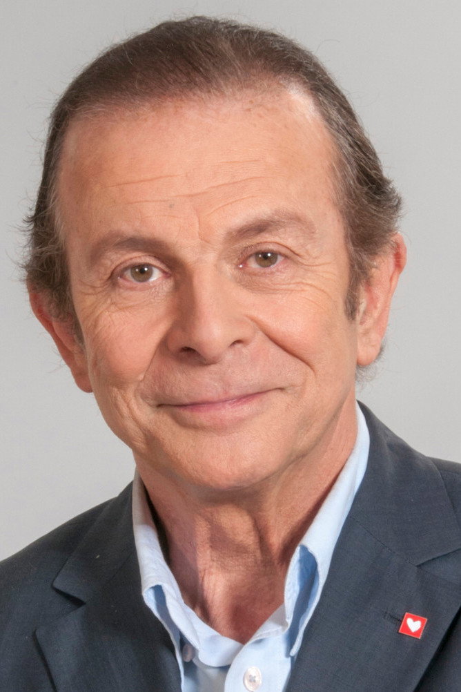 Roland Giraud as Duprez in Quatre garçons pleins d'avenir