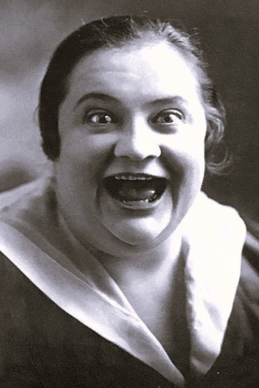 Merta Sterling as Princess Hormona in Scorching Sands