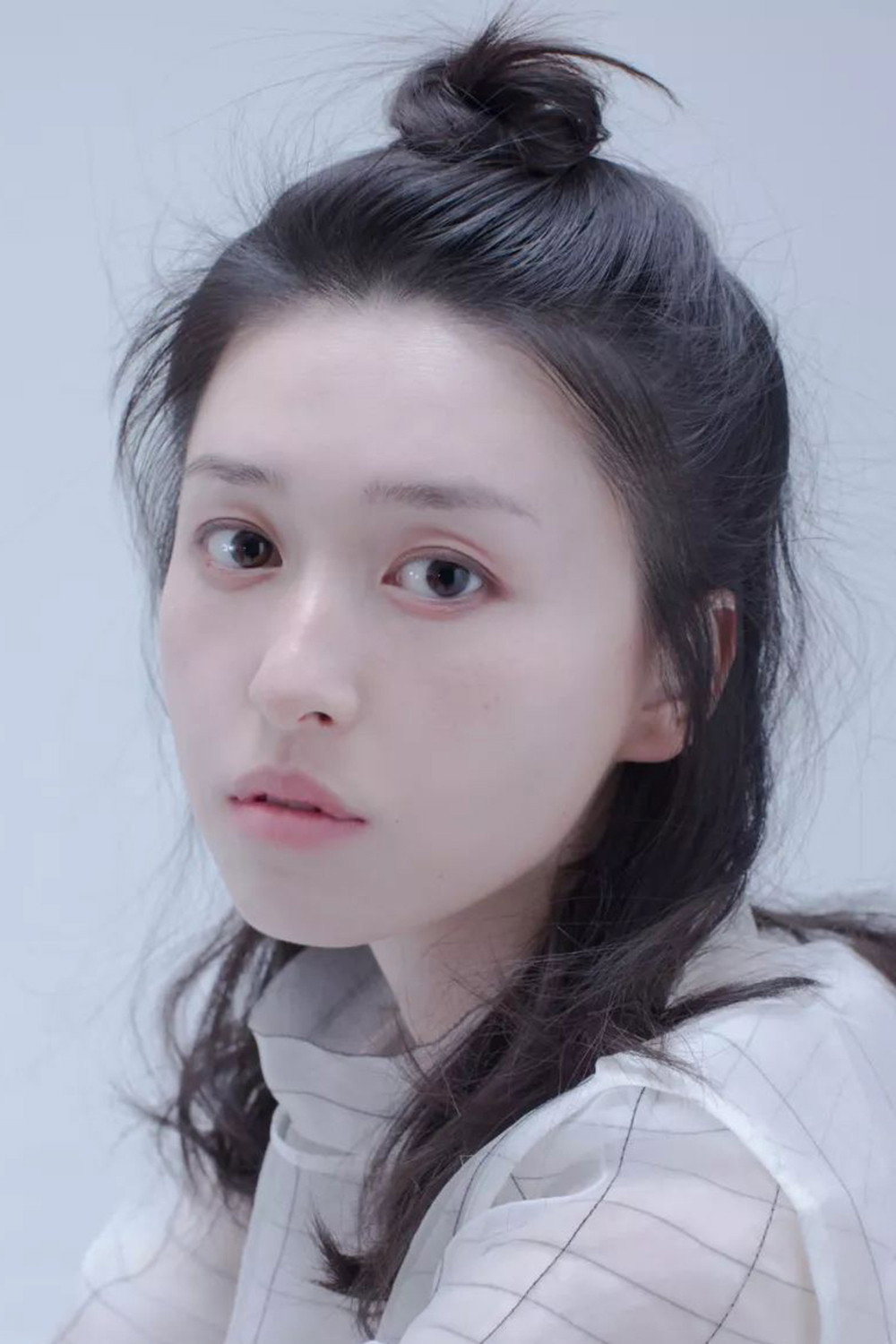Gong Zhe as Auntie Ling in Cocoon