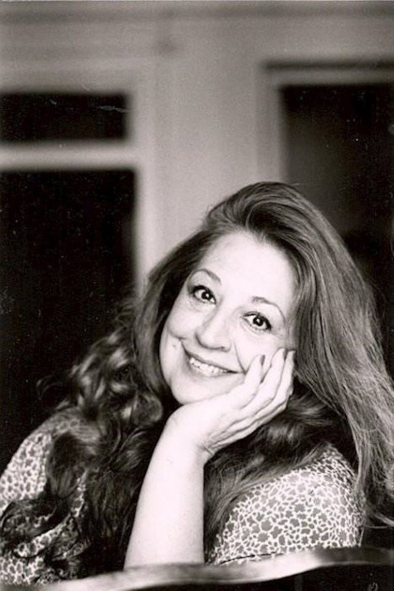 Ofelia Angélica as Susana in Laberinto de pasiones