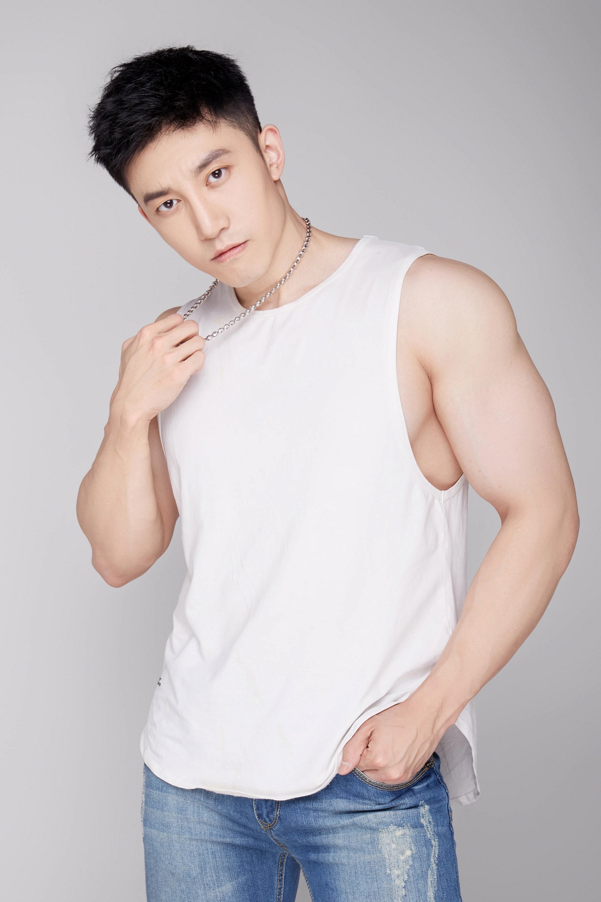 孙健淇 as Lu Xiu in Forbidden Zone