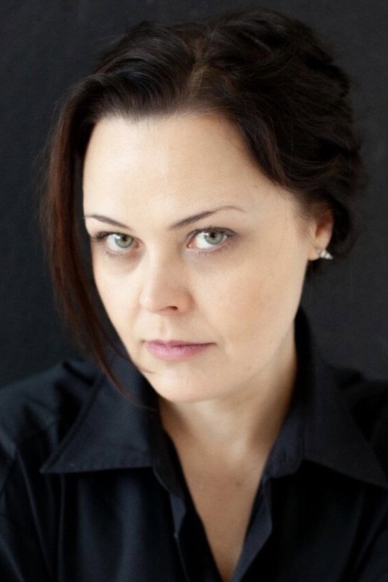 Ксения Громова as Vasilisa / Kartoshka (voice) in Osobennyy