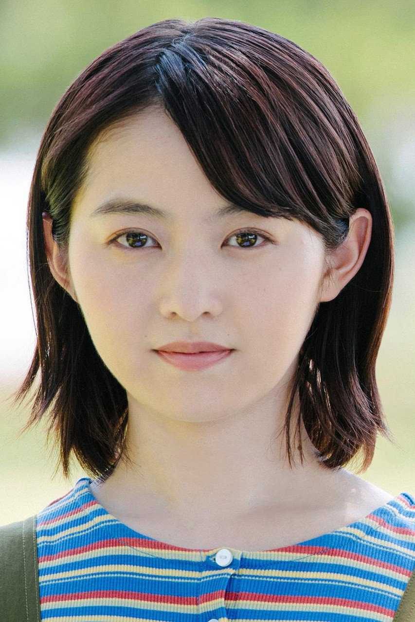 伊藤万理華 as Sakura in Emily to Maria