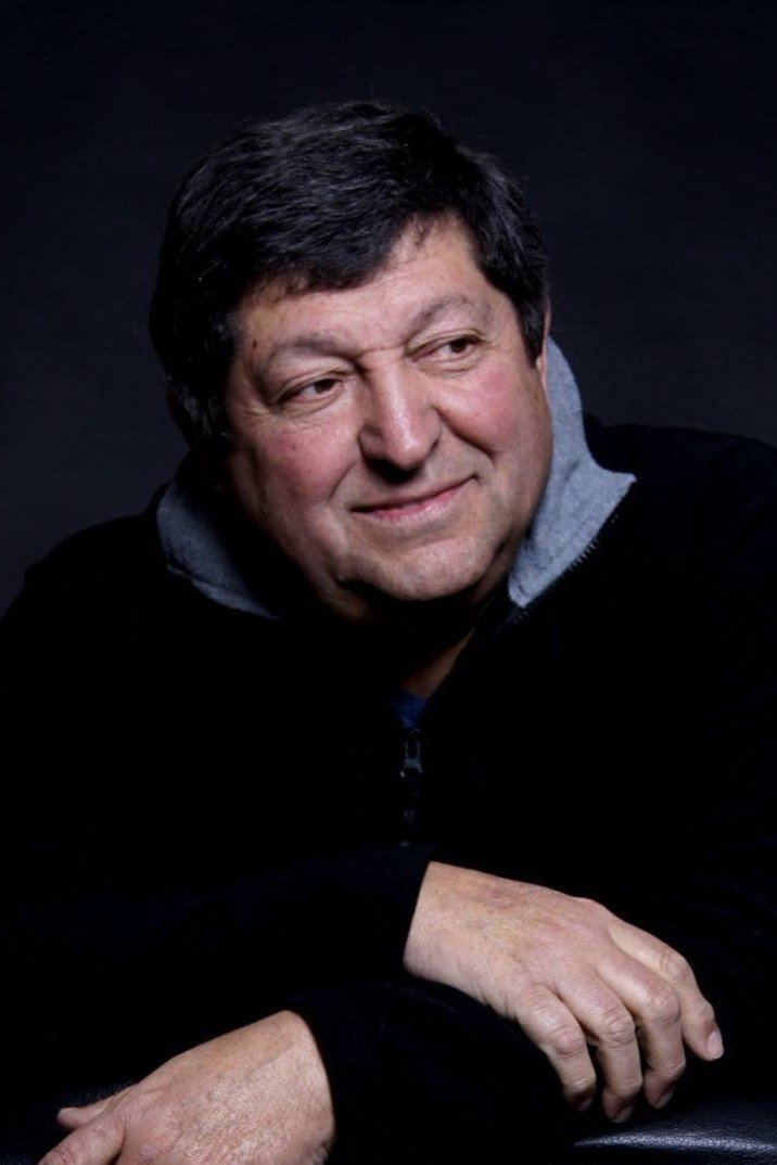 Mouzinho Arsénio as Pintor in Estrangement