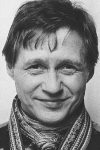 Nils-Aslak Valkeapää as Siida-Isit in Ofelas