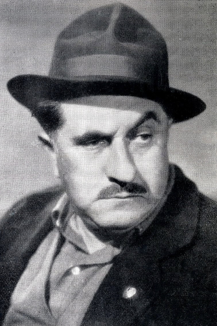Nando Bruno as Restaurant Owner in Love and Larceny