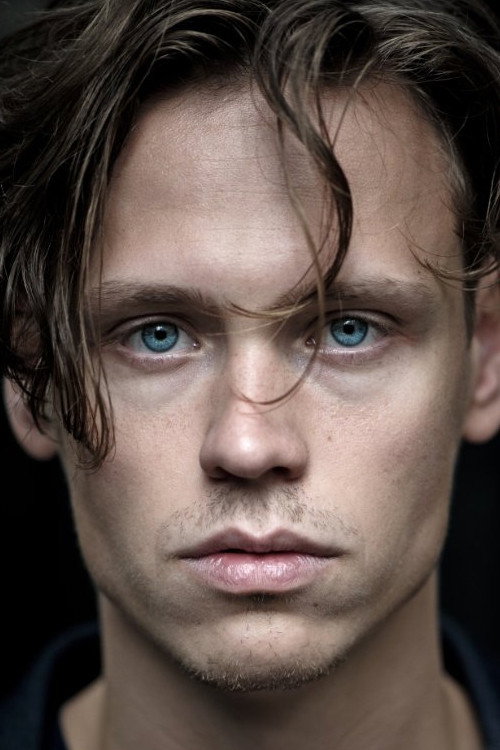 Nicolò Pasetti as Erwin 'Sid' Engst in A World Divided