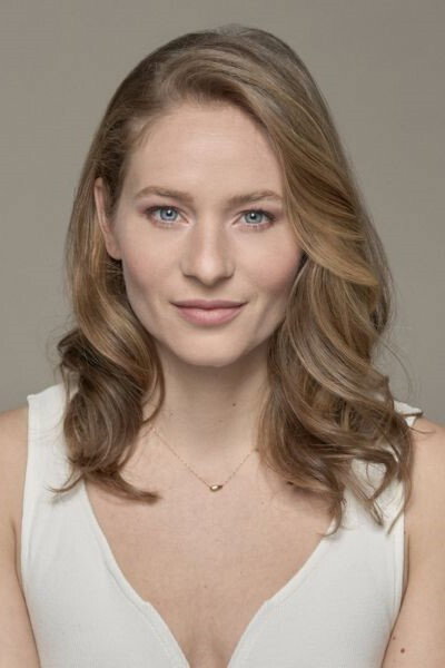 Ana del Arco as María in Fuera de Foco