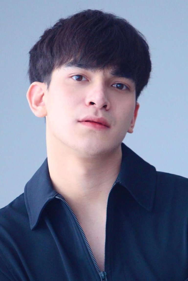 Charoenchai Khantichaikhajohn as Oat in What the Duck: The Series