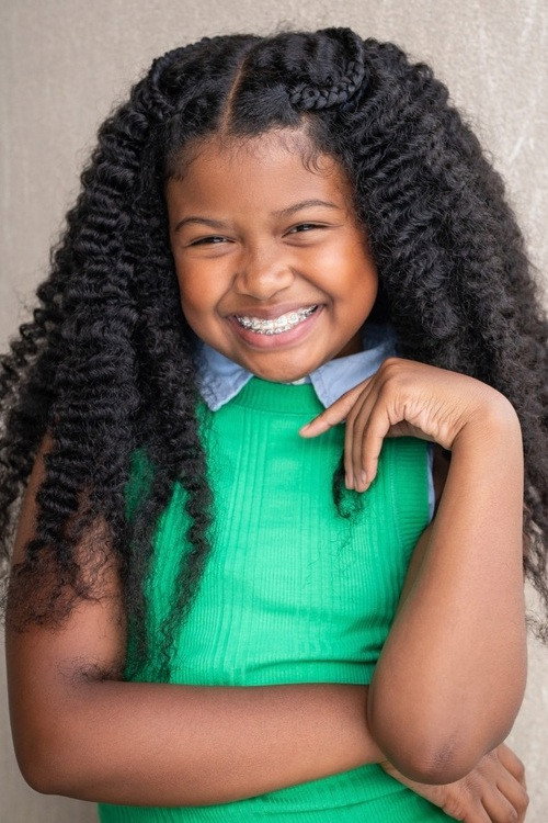 Brooke Monroe Conaway as Neveah in Soul Santa