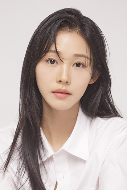 Chae Ri-eun as Zhen Zhen in Spicy Hot in Love