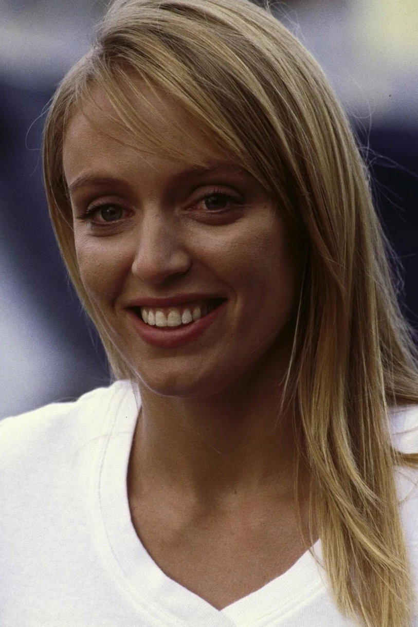 Anja Coleby as Holly Myers in Flipper