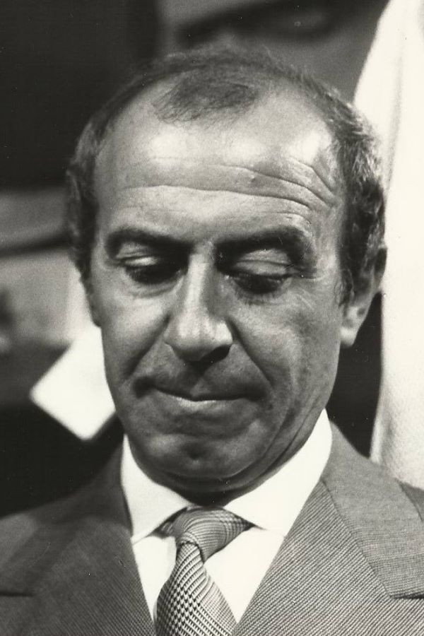 Luigi Casellato as Pete in Insecure