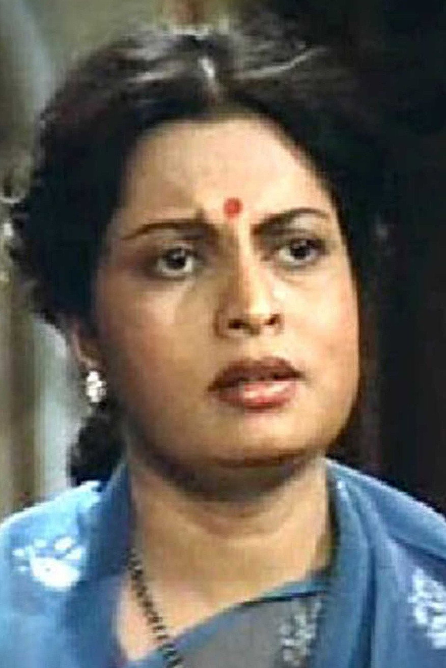 Gita Siddharth as Karamchand's daughter-in-law in Noorie