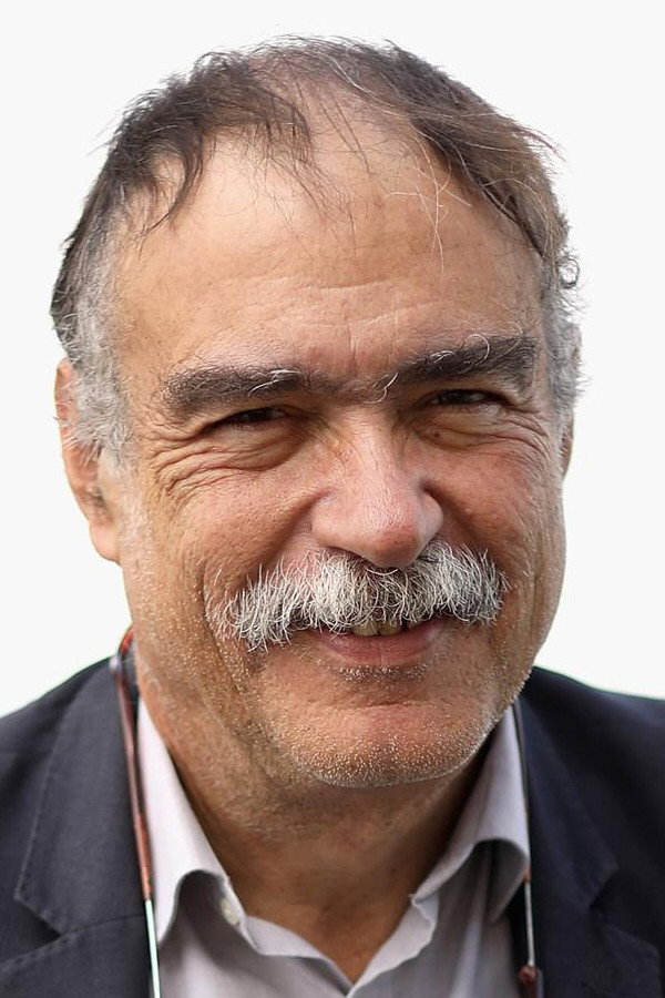 Paulo Branco as Carlos in Lives