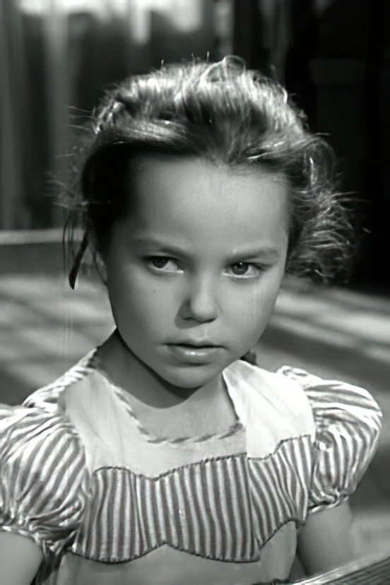 Yannick Malloire as Liselette in Bonjour jeunesse