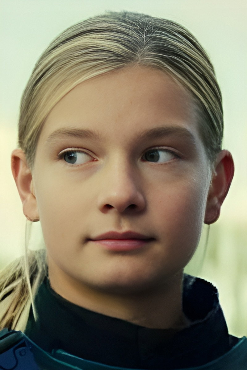 Kika van de Vijver as Nova in Captain Nova