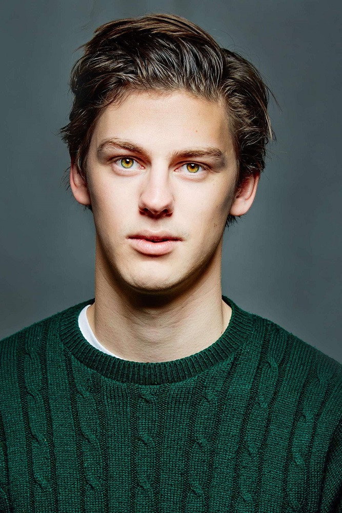 Lincoln Vickery as Ed in A Moment