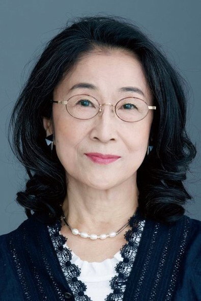 木野花 as Kanoko Hirotsu in School Lawyer: Finding the Colors of the Stars