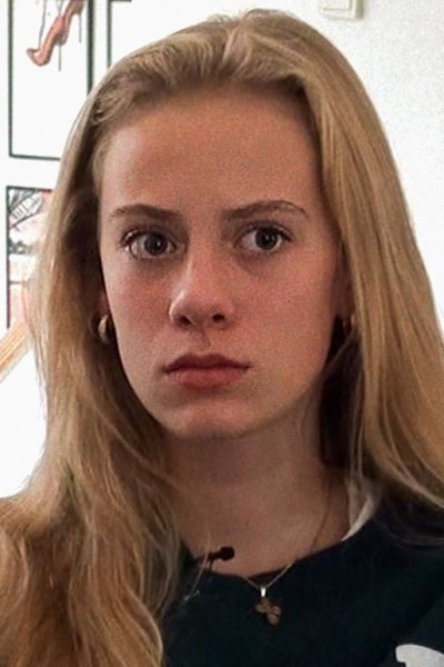 Kamille Stampe Frederiksen as Marie Seebach in Under the Stars in the Sky