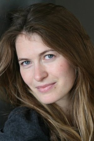 Laurence Cordier as Élisabeth Badinter in L'Abolition