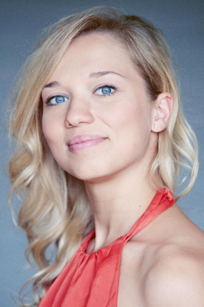Ксения Теплова as Света in The Chosen One