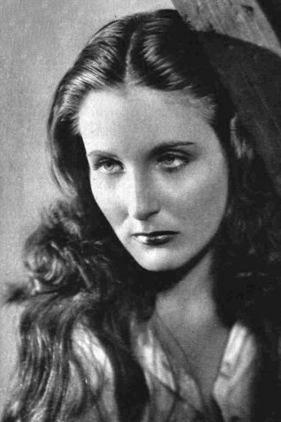 Beatrice Mancini as La scrittrice, amica di Lucy in L'uomo del romanzo