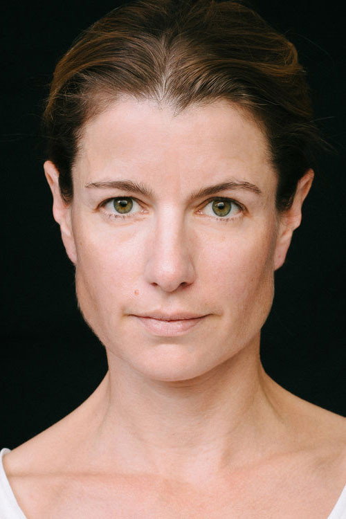 Suse Lichtenberger as Christine in Chin Up, Dude!