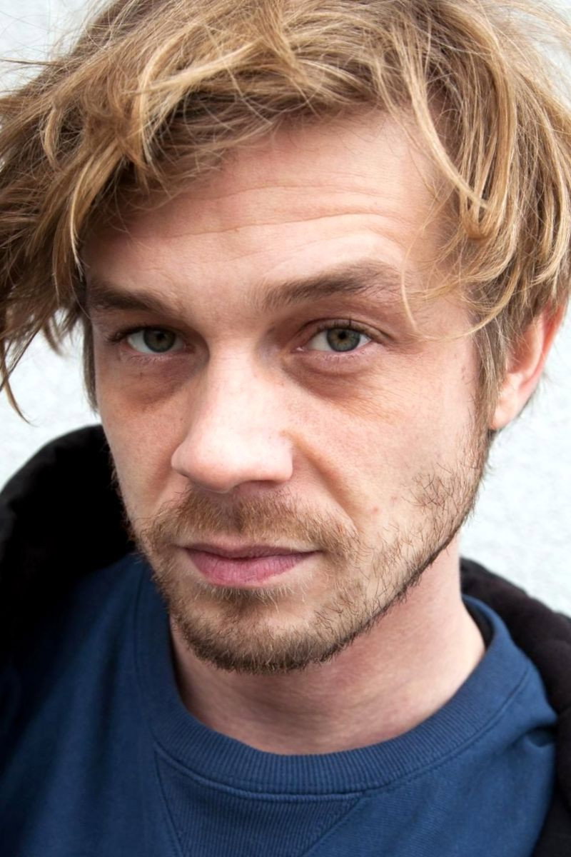 Joren Seldeslachts as Chris De Wolf in Let's Be Frank