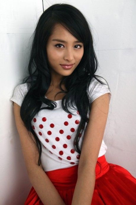 Sang Hu as Ai Bote in Fatal Invitation