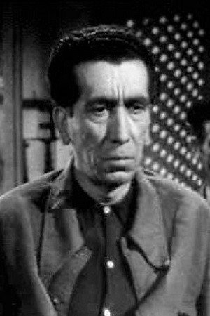 José Sepúlveda as Vilar in Cupido contrabandista