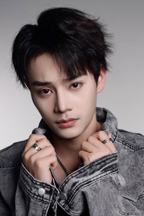 柳甯 as Han Zhen [Pei Xun's guard] in The Deliberations of Love