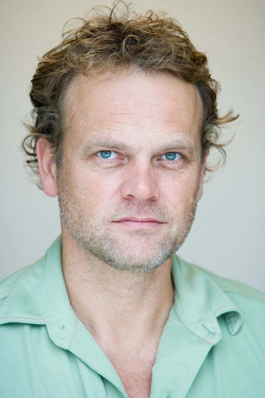 Reinout Bussemaker as Erik Kraamer in Flight HS13
