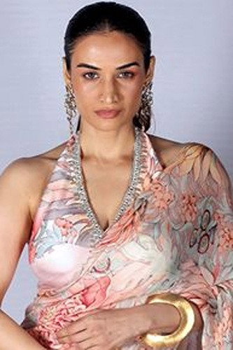 Karishma Modi as Queen Bee in Tatlubaaz