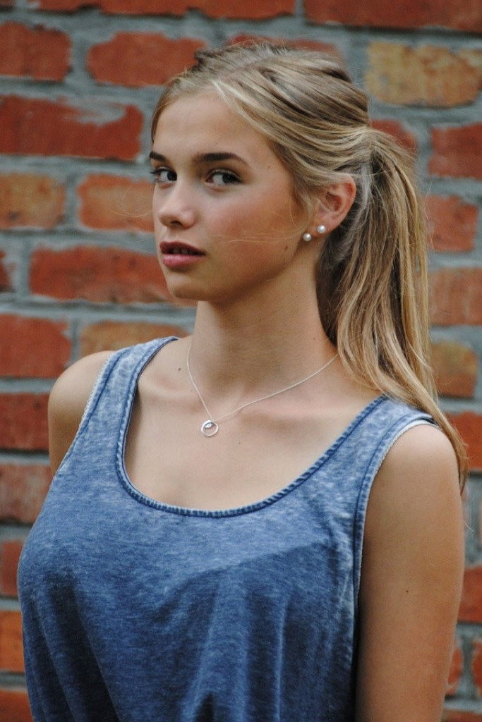 Luissa Cara Hansen as Hannah in Get Lucky