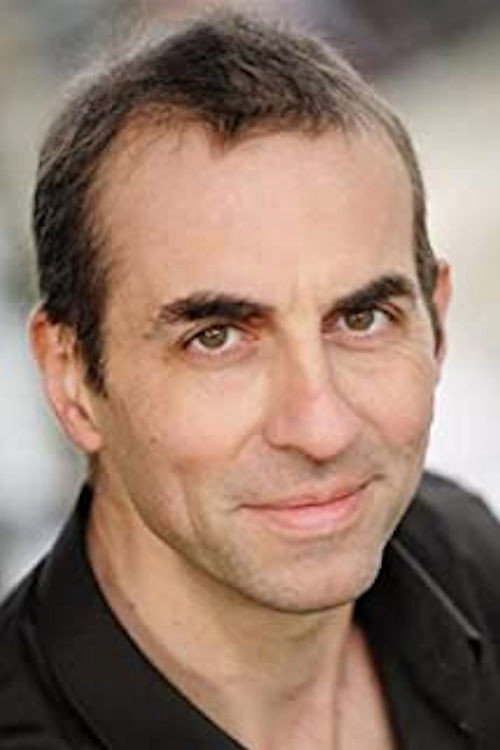 Nicholas Mead as Monsieur Desrosières in À découvert