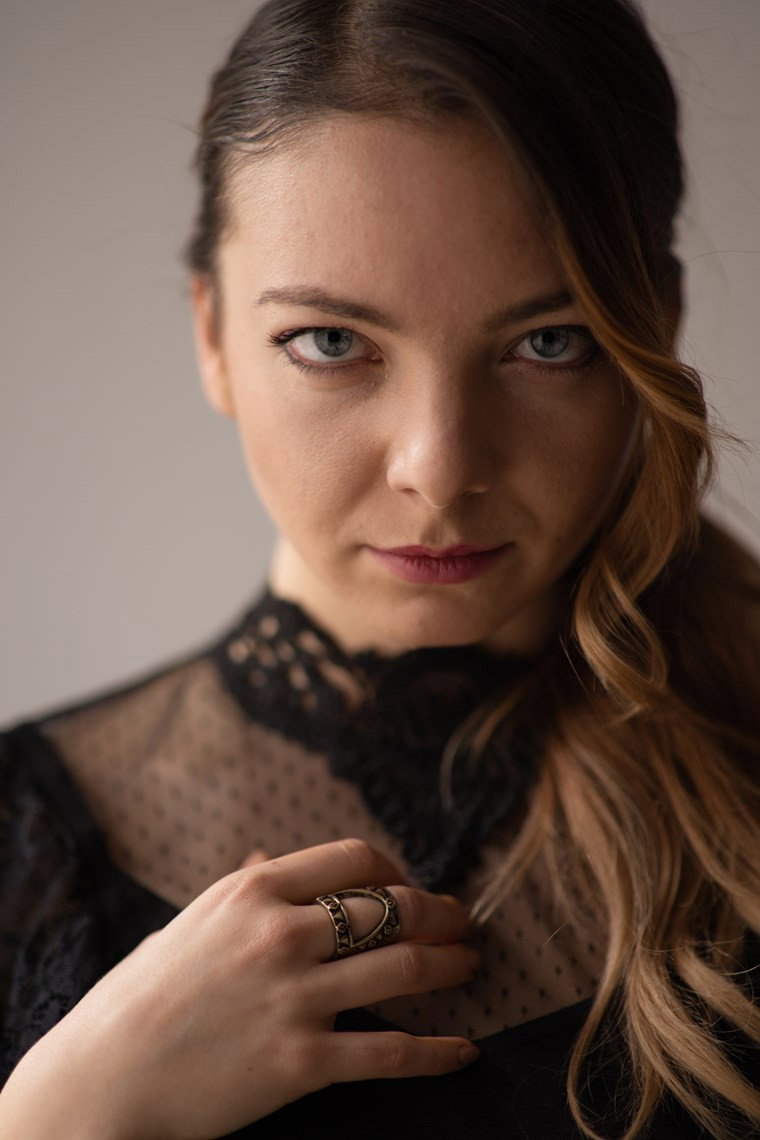 Elena Zamyarkova as Bori in The Art of Falling