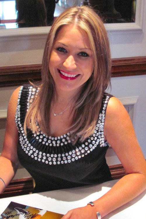 Nina Muschallik as Lucy Cashmere in Kappatoo