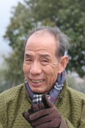 魏宗萬 as Commander Hu in The Music Box