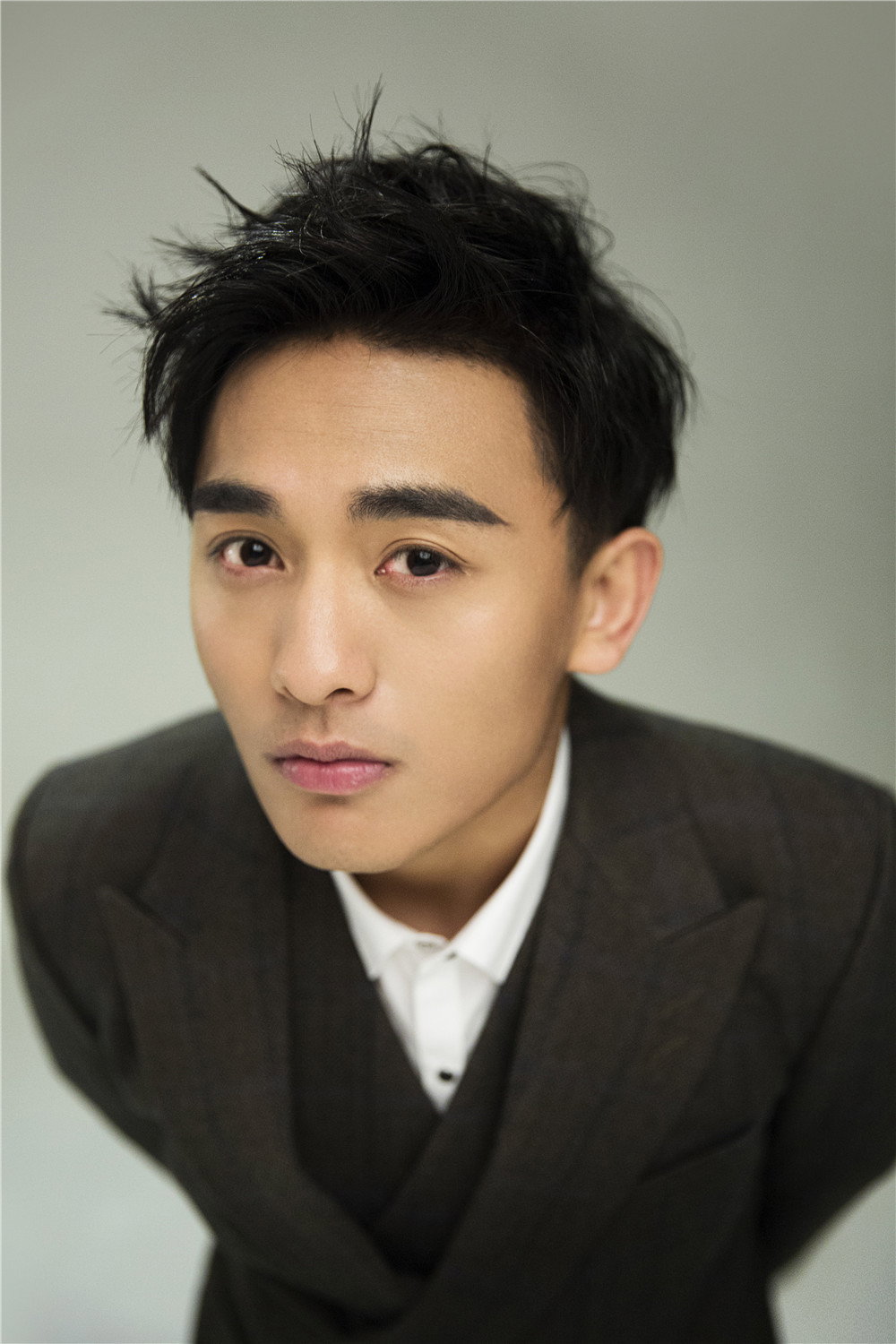 褚翰 as Guan Zhao in ShenZhen