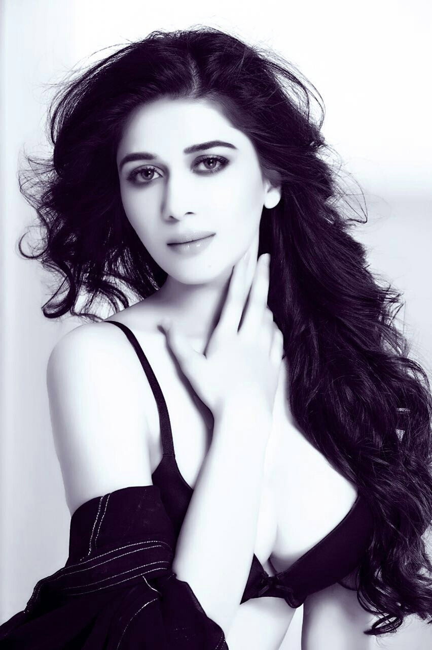 Mishika Chourasia as Natasha in Rangeela Raja