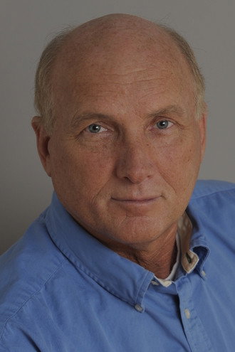 Richard Champagne as Agent de sécurité in Novena